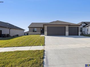 1071 Meadow Ln, Hickman, NE 68372