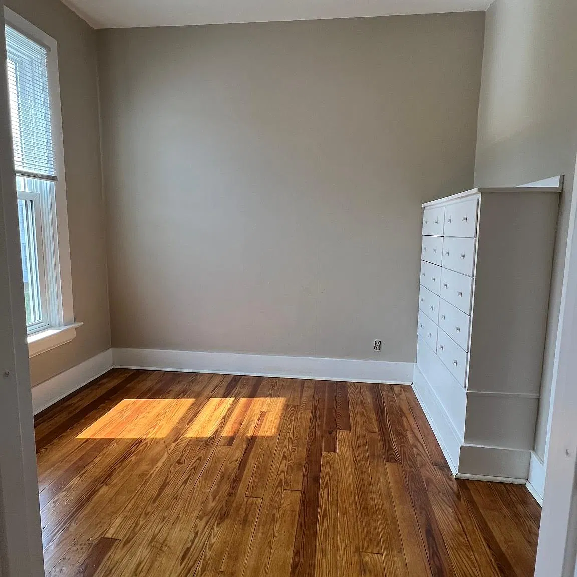 784 Wilson Ave — Photo 2