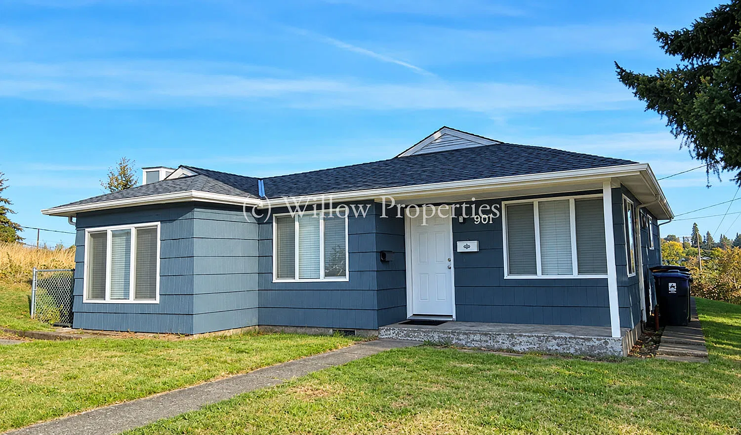 3 bed, 1166 sqft, $1,950 — Photo 1
