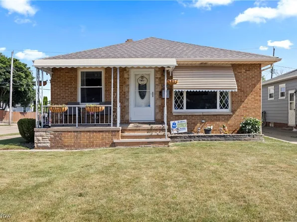 3434 Center Dr, Parma, OH 44134