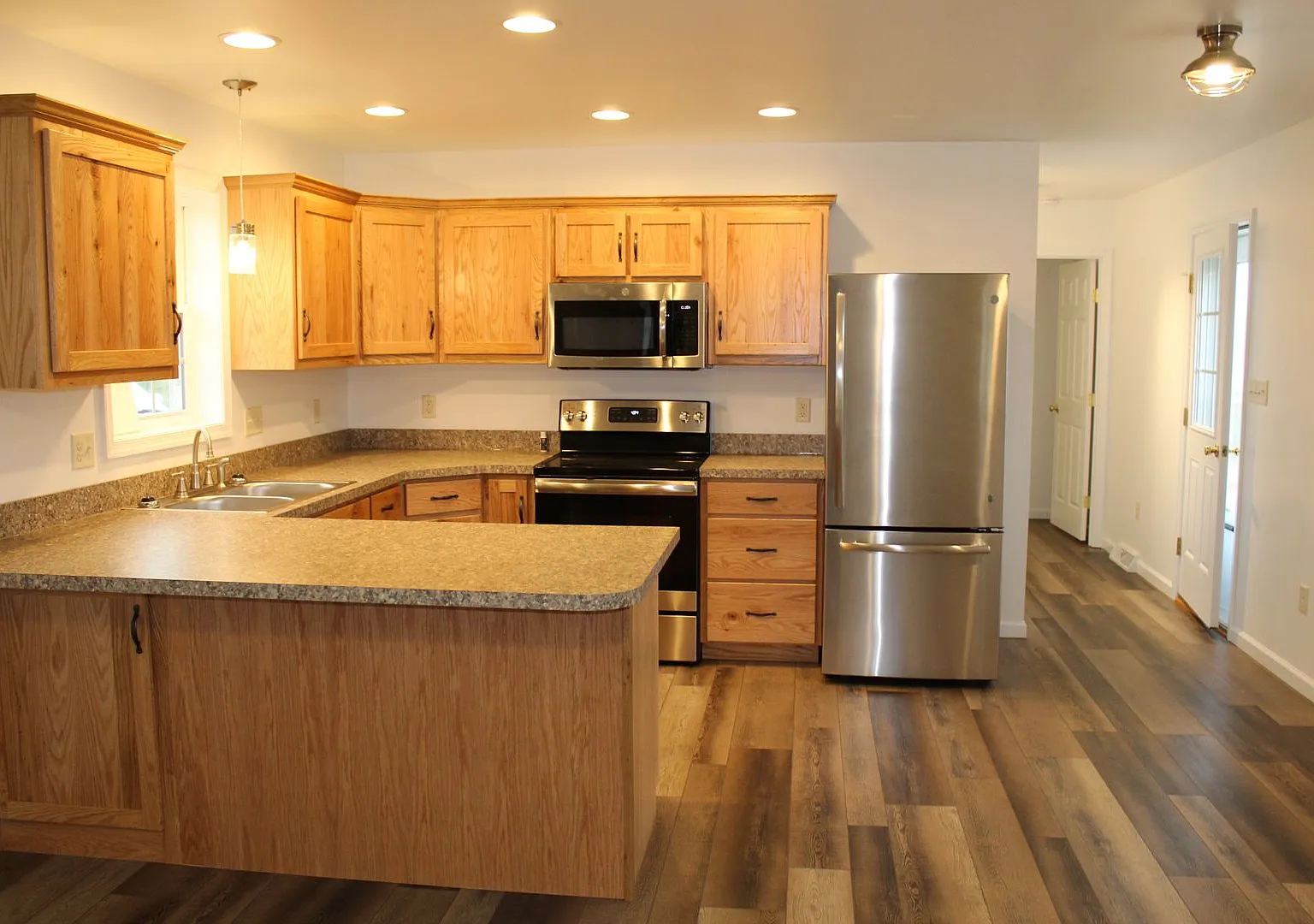 Wonderful County Home — Photo 3