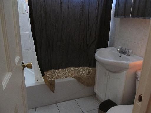 3rd image of 2930 La Porte Ave