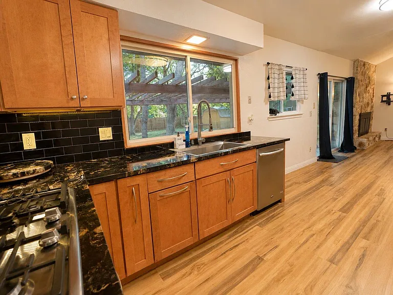 5802 Brook Valley Dr — Photo 9