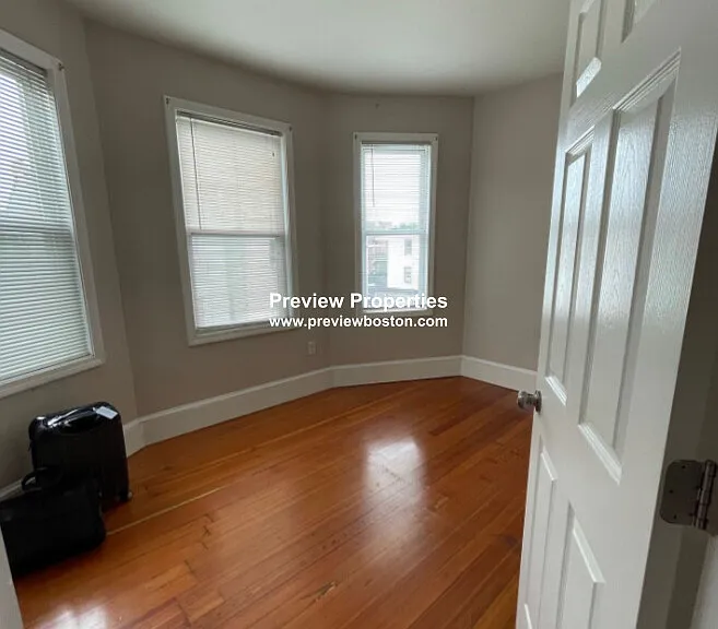 Maverick St — Photo 7