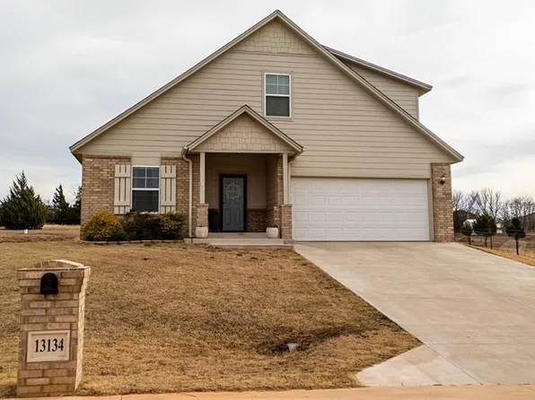 13134 Huntington Dr, Edmond, OK 73025