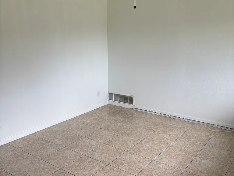 1147 Barbara Dr — Photo 14