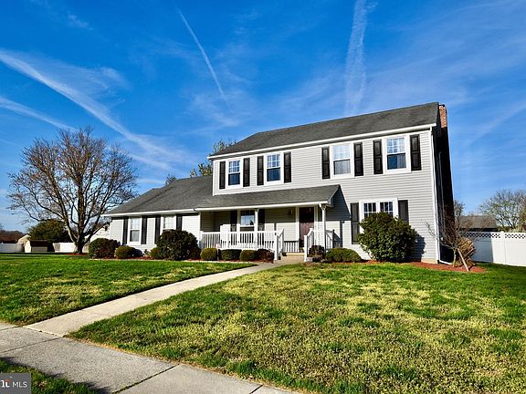 4th image of 44 W Brookline Dr