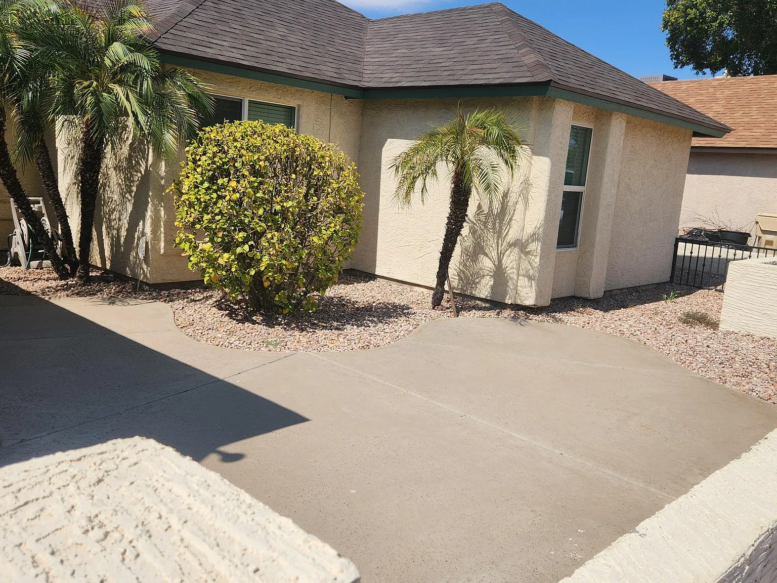 5 bed, 2.0 bath, 1978 sqft, $2,195 — Photo 2