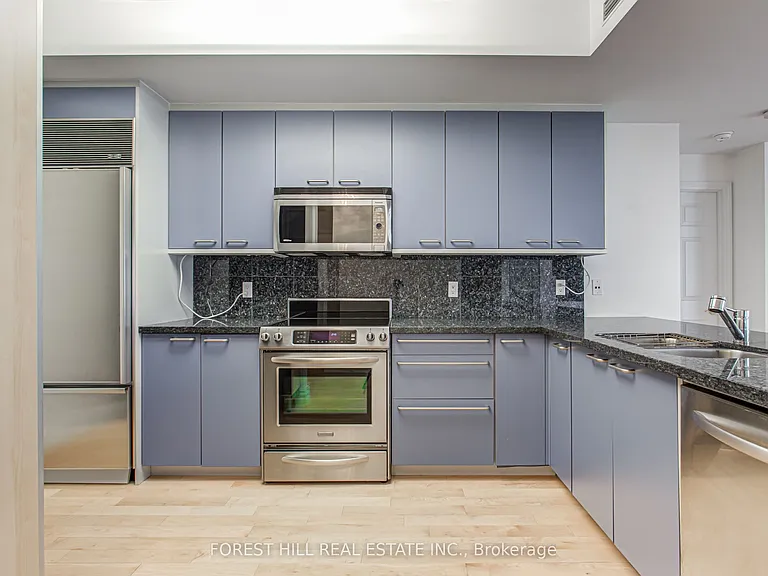 38 Avenue Rd #201 — Photo 18