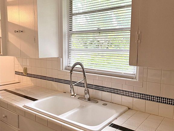 5th image of 7018 Alder Dr #3