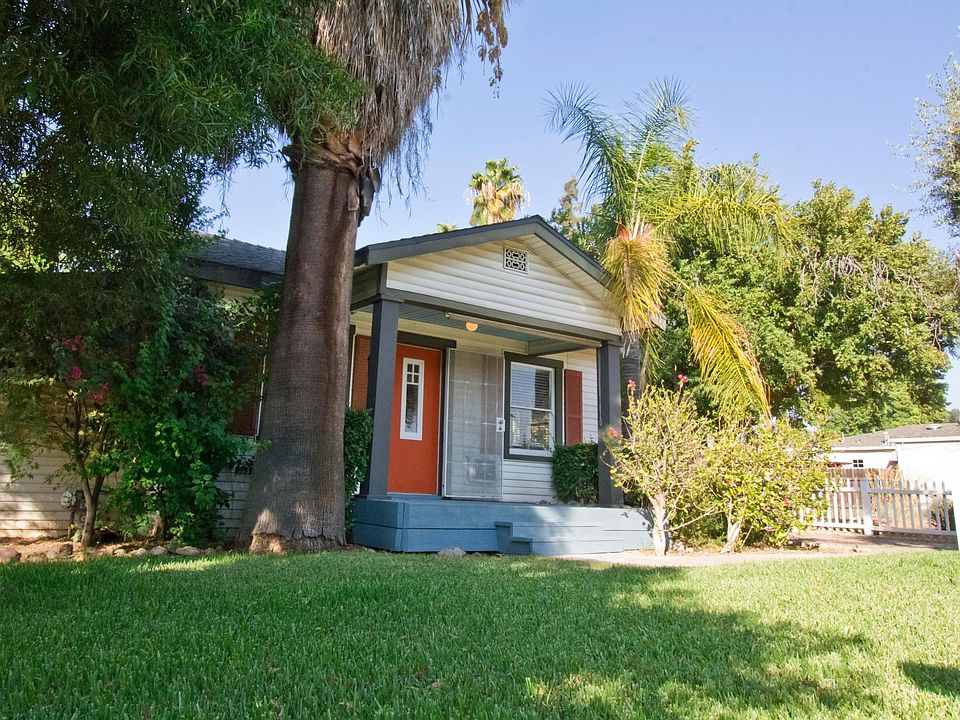 1st image of 841 E Citrus Ave