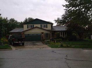 15429 Maple Ct, Oak Forest, IL
