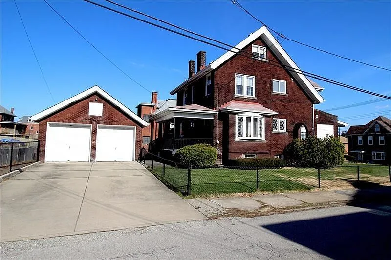 1028 Kennedy Ave photo 1