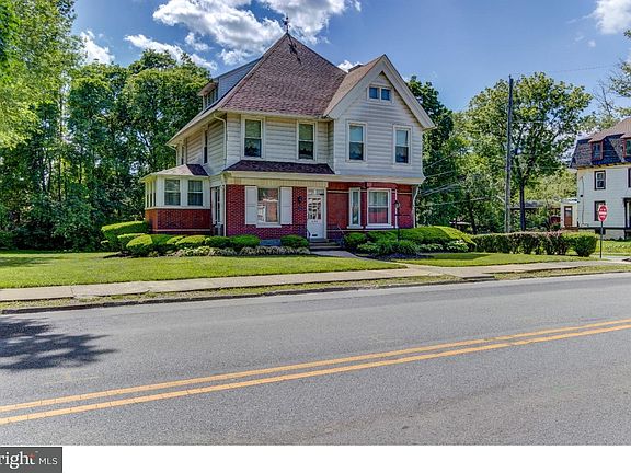 2nd image of 630 Church Ln