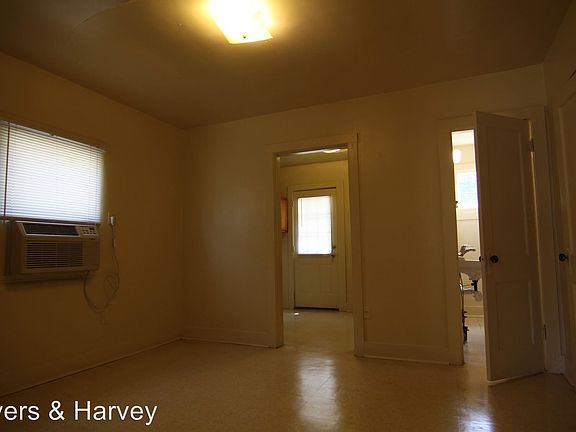 4th image of 751 Robb Ave APT B