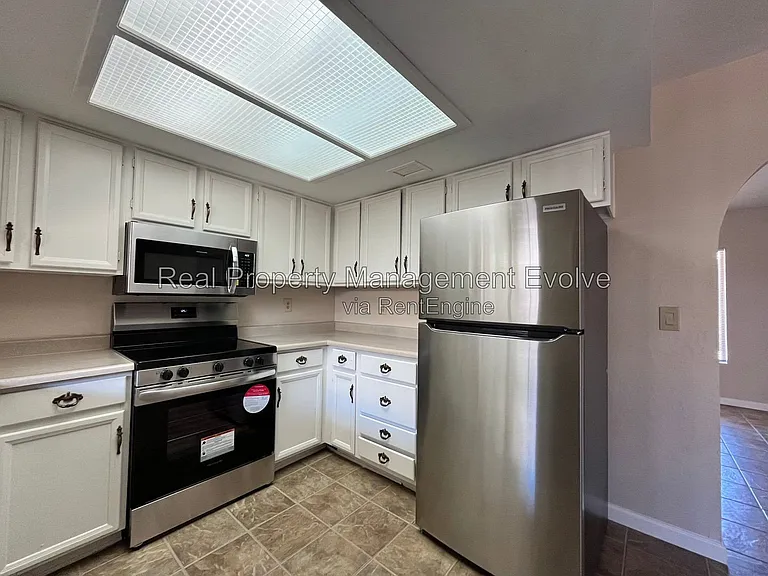 18211 N 40th Pl #1 — Photo 8
