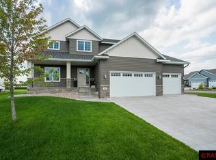 11 Balsam Ct, North Mankato, MN 56003