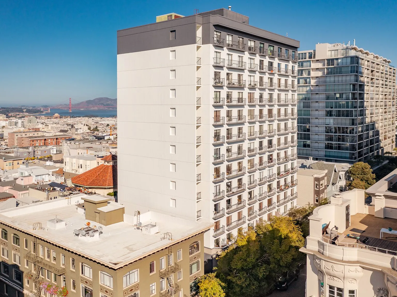 Nob Hill Tower — Photo 2