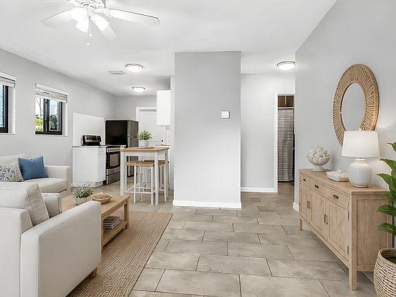 2nd image of 804 SW 28th Street #1-2