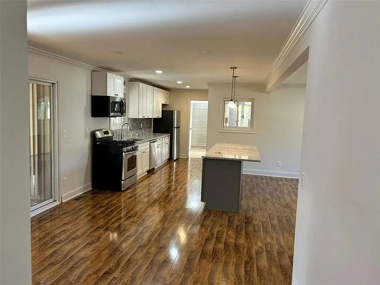 4642 Elmhurst Dr — Photo 18