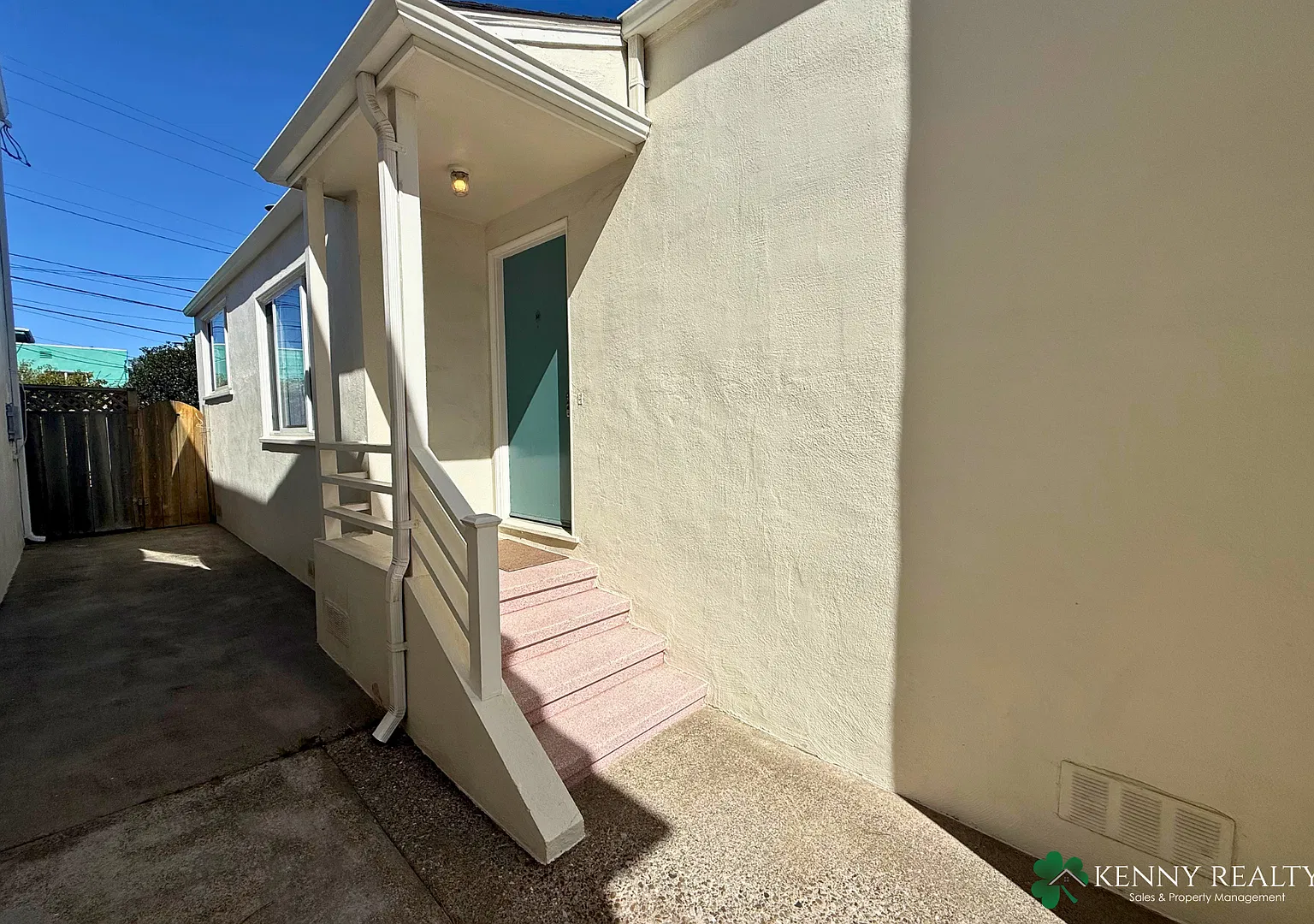 Updated 2BR/1BA Home in Westlake Daly City with 2-Car Garage — Photo 2