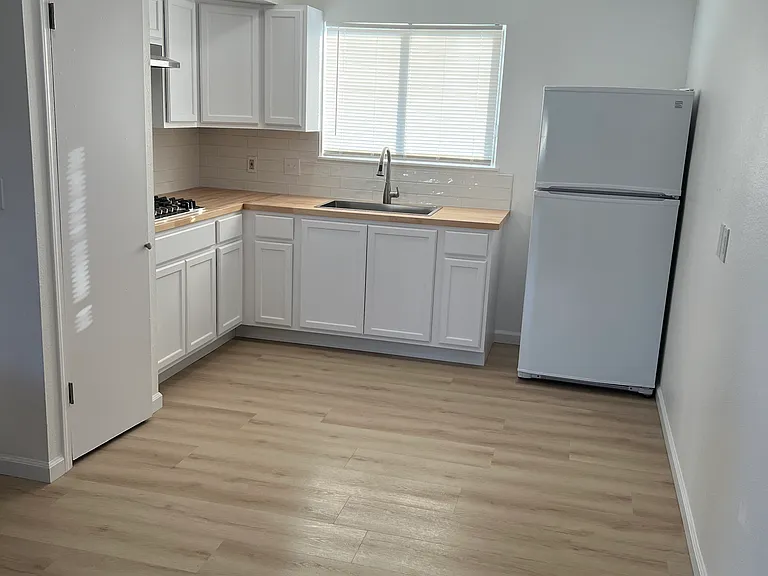 305 Warner St #A — Photo 3
