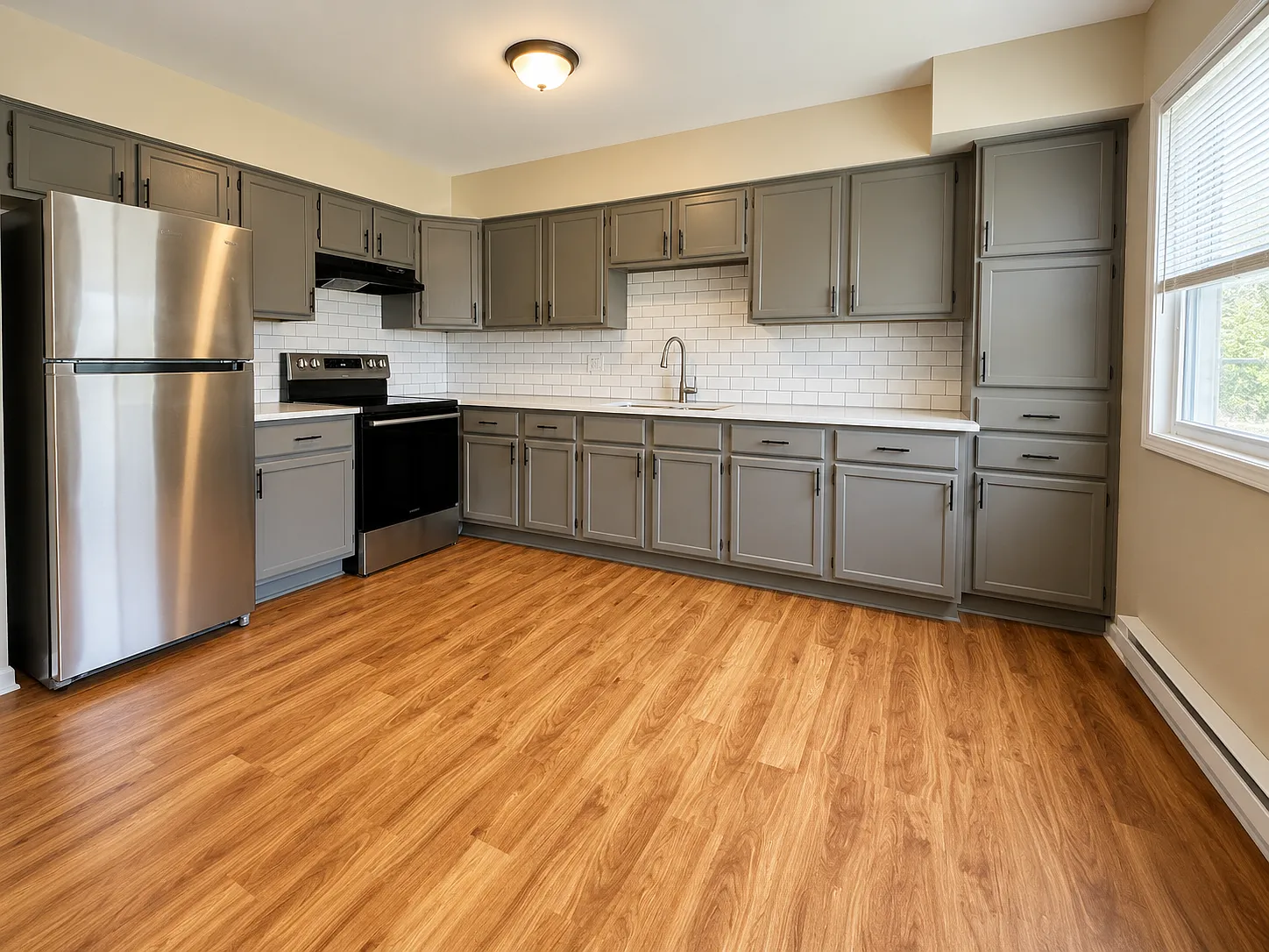 2 bed, 1.5 bath, 950 sqft, $2,000 — Photo 2