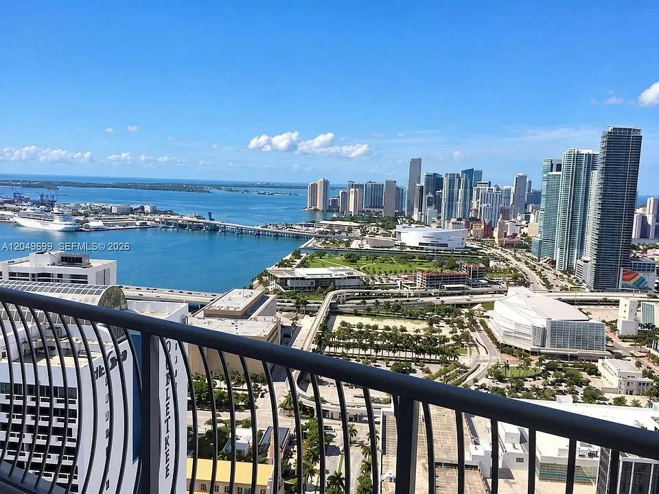 1750 N Bayshore Dr #4912