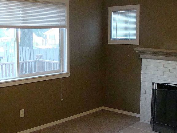 3rd image of 8721-8725 SE 67th Ave ,