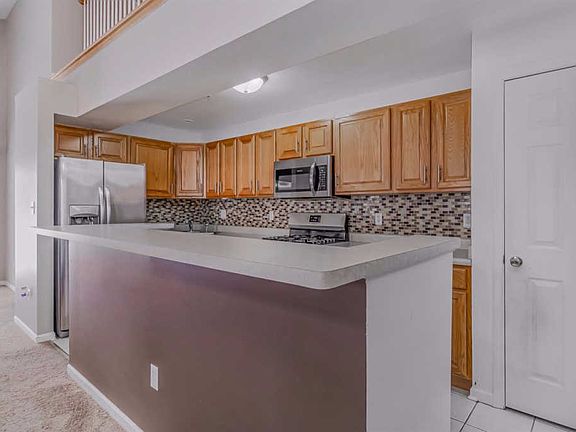 4th image of 2515 Longwood Dr