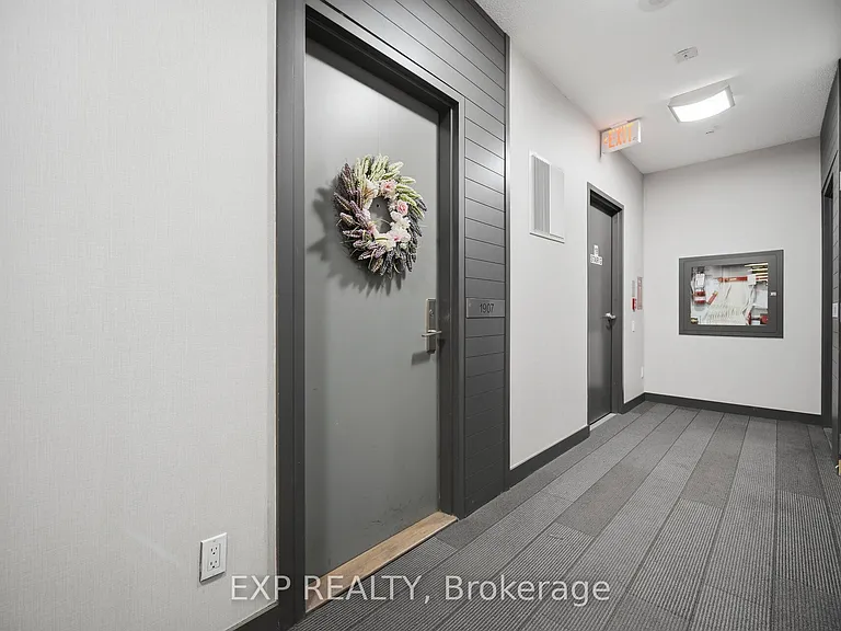126 Simcoe St #1907 — Photo 4