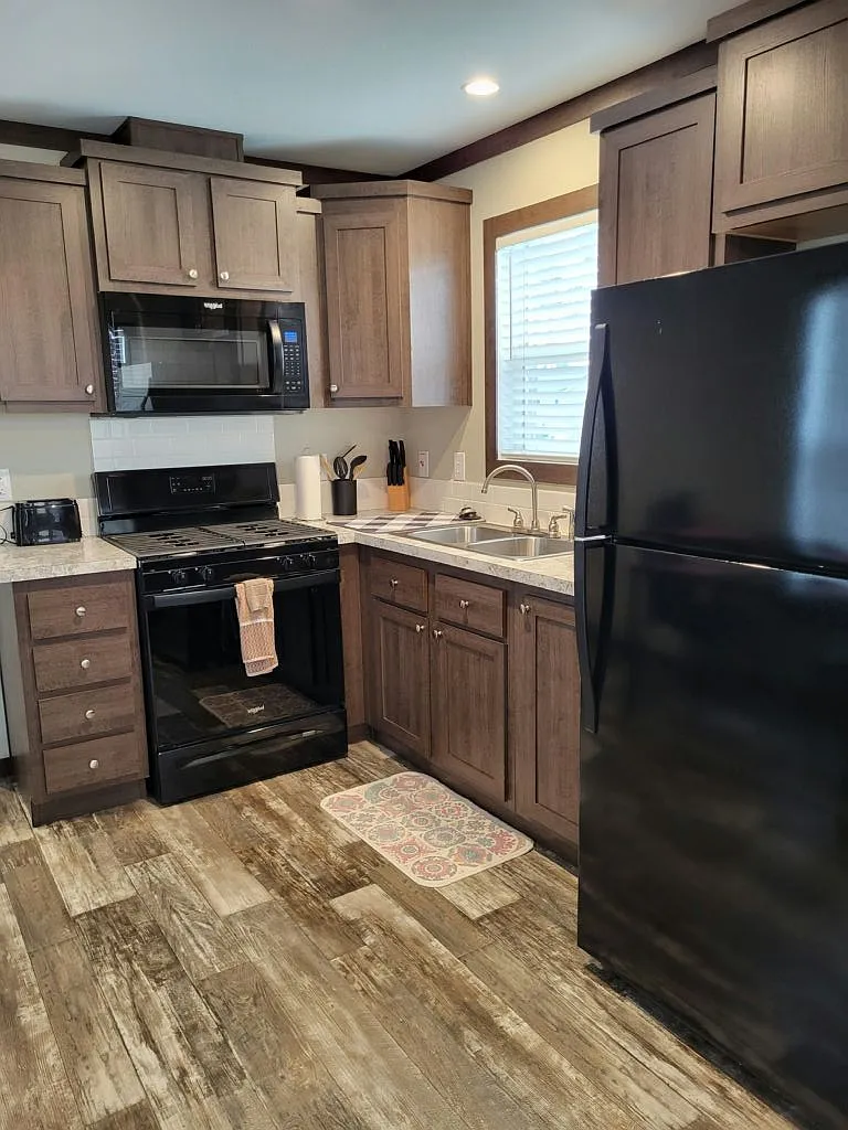 1 bed, 1.0 bath, 385 sqft, $1,300 — Photo 3