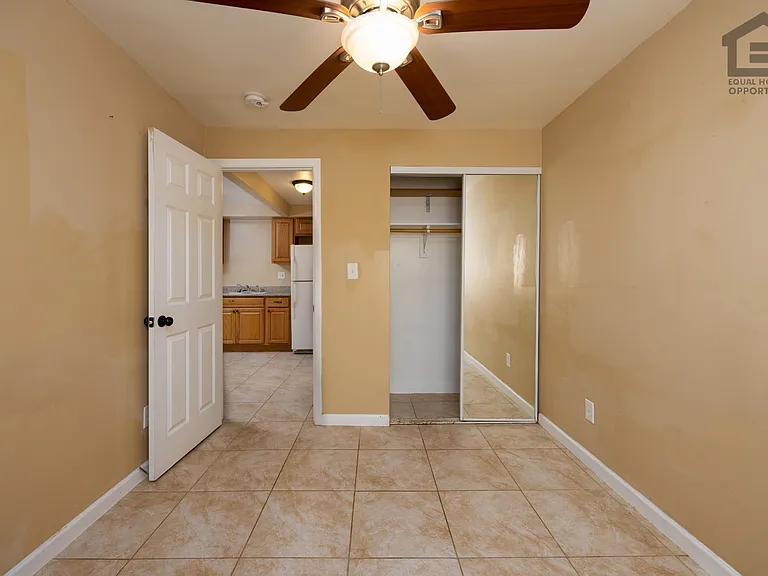 2501 W Belmont Ave — Photo 14
