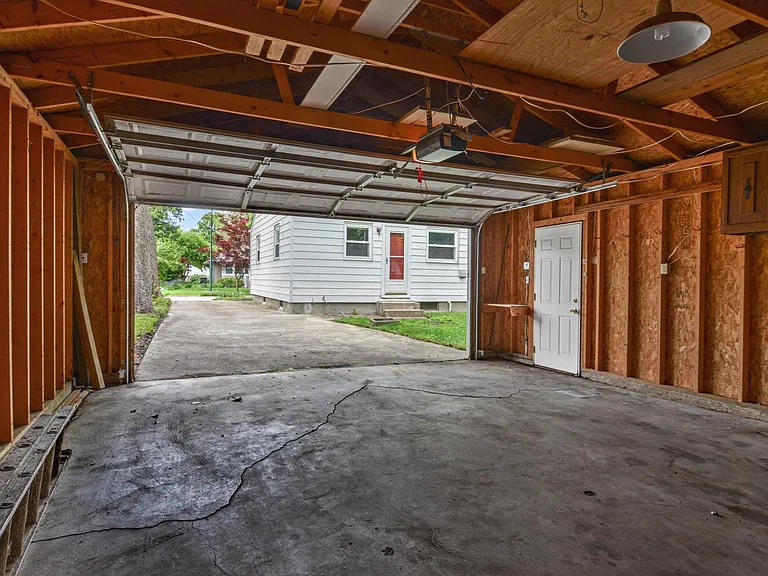 1013 W Columbia Ave — Photo 14