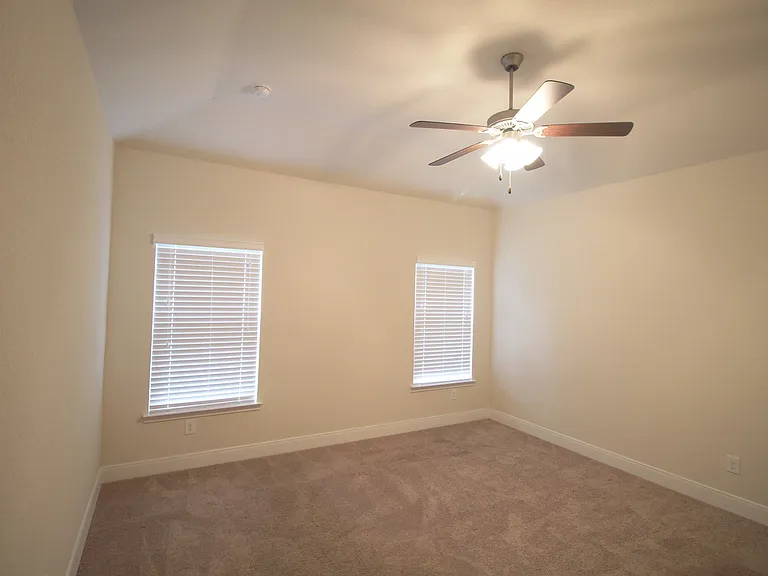 1231 Old FM 306 — Photo 8