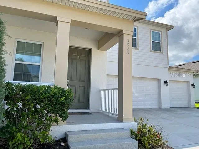 4 bed, 3.5 bath, 3103 sqft, $4,200 — Photo 2