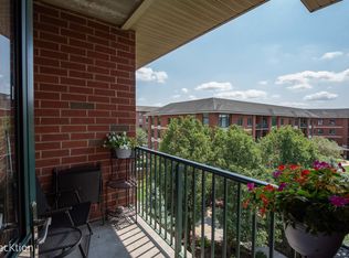 845 E 22nd St #B-417, Lombard, IL 60148