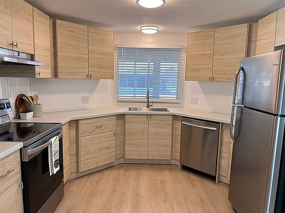 3rd image of 433 Arrowood St
