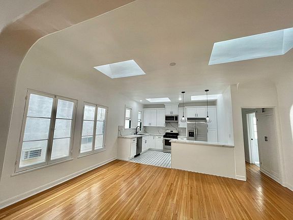 4th image of 645 S Cloverdale Ave #5