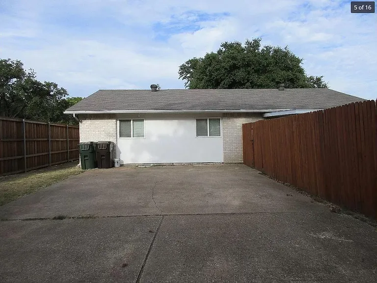 900 Acadia Dr — Photo 10