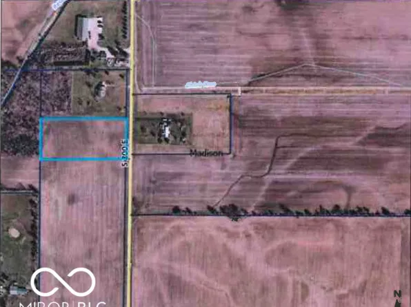 1060 S 300 E, Markleville, IN 46056