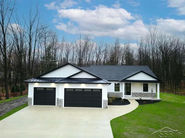 3603 E Douglas Dr, Midland, MI 48642