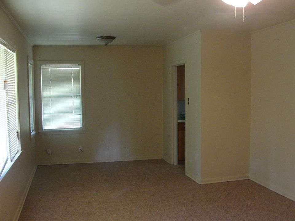2nd image of 705 Macarthur Dr
