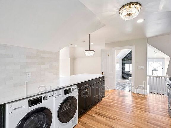 3rd image of 1126 N Lafayette St #4