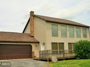 16 Cornwallis Ave, Inwood, WV 25428