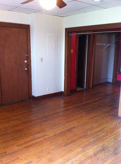 living room/ bedroom