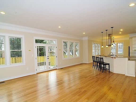 3rd image of 4214 Anthony St