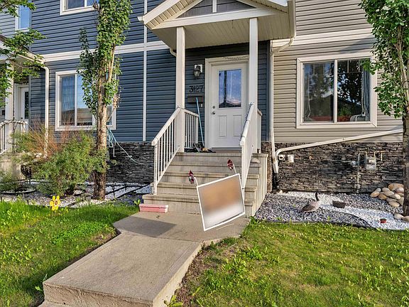 4th image of 3127 16th Ave NW