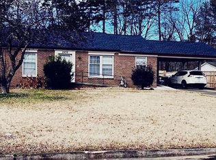 2406 Pine Lake Dr, Greensboro, NC 27407