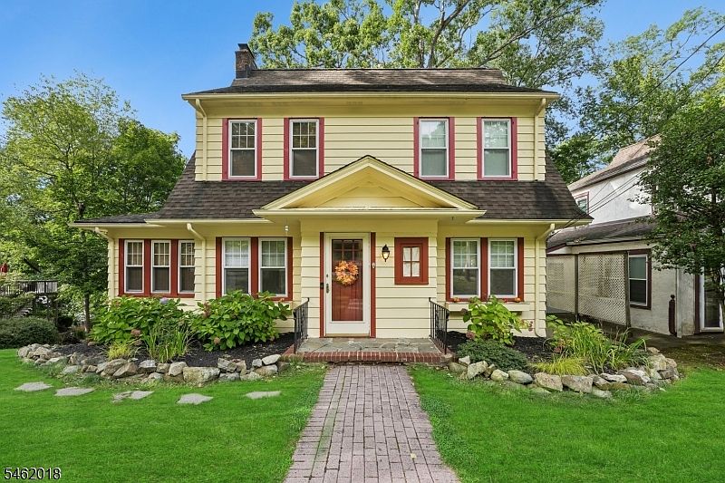 1st image of 21 Midland Dr